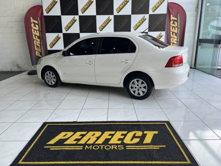 VOLKSWAGEN - VOYAGE - 2012/2012 - Branca - R$ 33.900,00