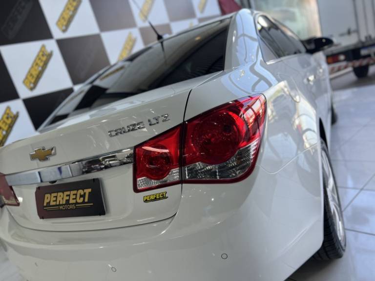 CHEVROLET - CRUZE - 2015/2015 - Branca - R$ 68.900,00