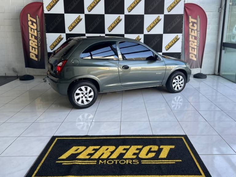 CHEVROLET - CELTA - 2011/2011 - Verde - R$ 25.900,00