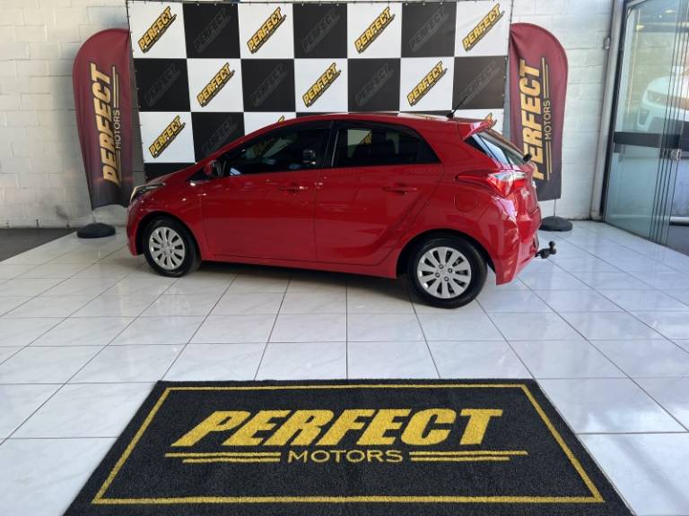 HYUNDAI - HB20 - 2013/2013 - Vermelha - R$ 42.900,00