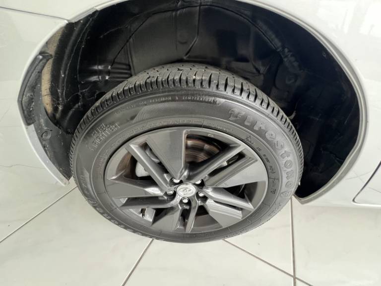 TOYOTA - COROLLA - 2015/2015 - Prata - R$ 79.900,00