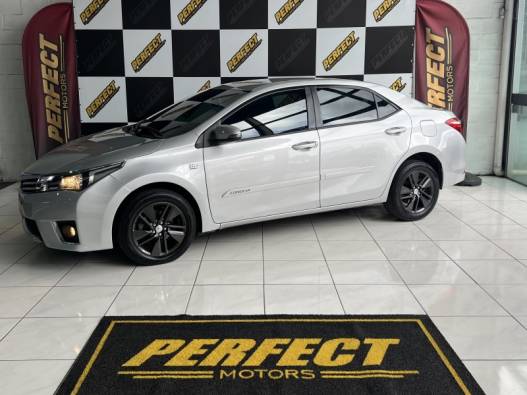 TOYOTA - COROLLA - 2015/2015 - Prata - R$ 79.900,00