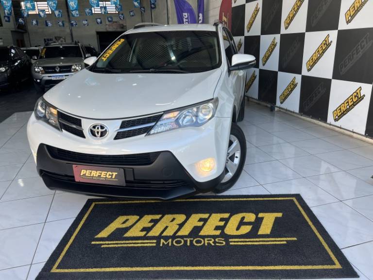 TOYOTA - RAV4 - 2014/2014 - Branca - R$ 86.900,00