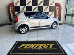 RENAULT - SANDERO - 2010/2010 - Prata - R$ 29.900,00