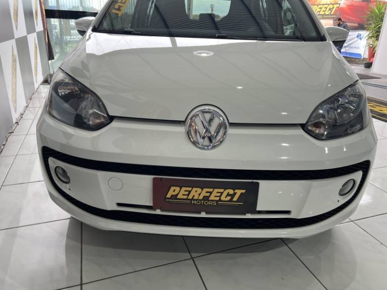 VOLKSWAGEN - UP - 2017/2017 - Branca - R$ 55.900,00
