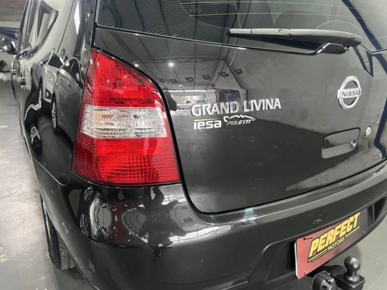 NISSAN - LIVINA - 2011/2011 - Preta - R$ 36.900,00