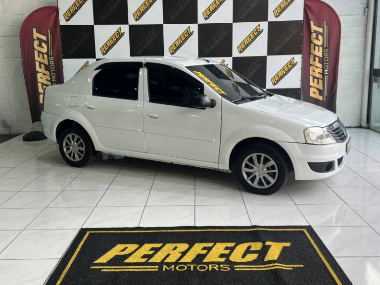 RENAULT - LOGAN - 2012/2012 - Branca - R$ 25.900,00