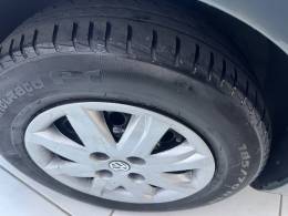 VOLKSWAGEN - VOYAGE - 2013/2013 - Dourada - R$ 34.900,00