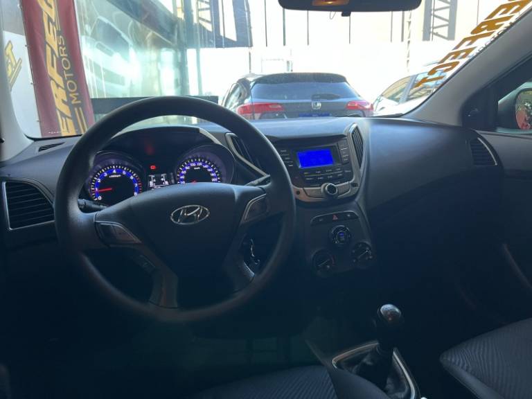 HYUNDAI - HB20 - 2013/2013 - Vermelha - R$ 42.900,00