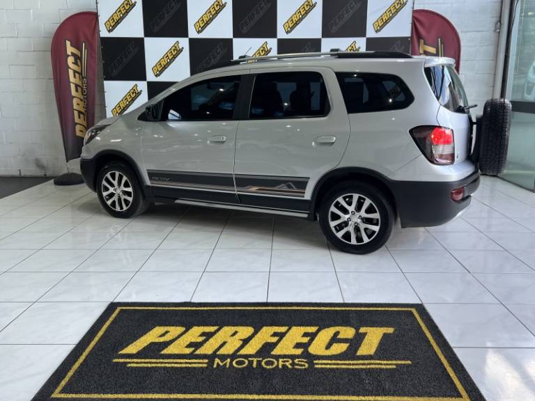 CHEVROLET - SPIN - 2016/2016 - Prata - R$ 59.900,00