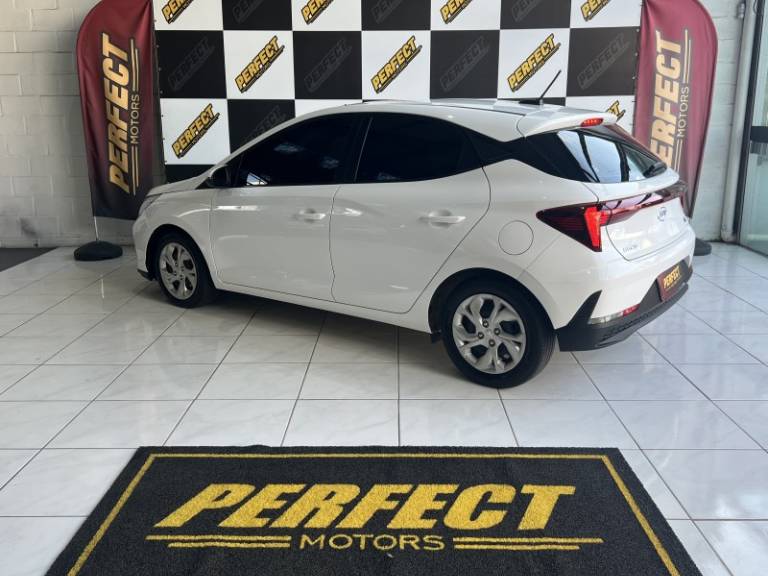 HYUNDAI - HB20 - 2024/2024 - Branca - R$ 69.900,00