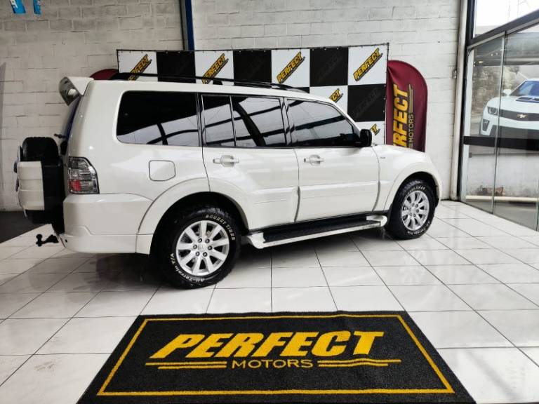 MITSUBISHI - PAJERO FULL - 2010/2010 - Branca - R$ 104.900,00