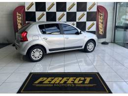 RENAULT - SANDERO - 2012/2012 - Prata - R$ 35.900,00