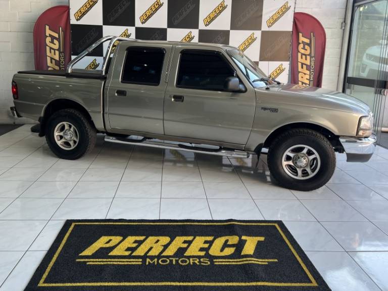 FORD - RANGER - 2003/2003 - Dourada - R$ 49.900,00