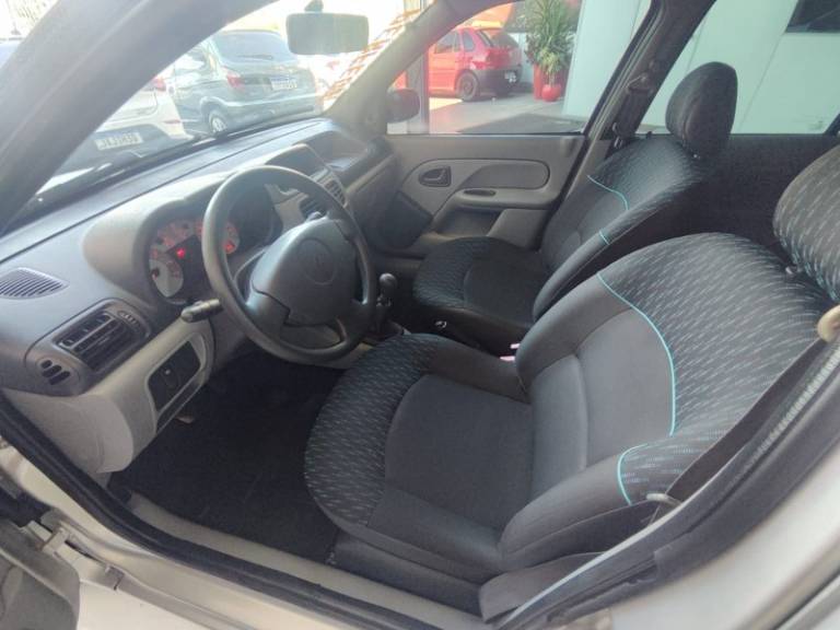 RENAULT - CLIO - 2010/2010 - Prata - R$ 24.900,00