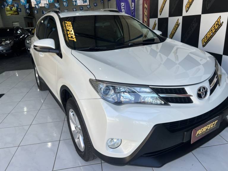 TOYOTA - RAV4 - 2014/2014 - Branca - R$ 86.900,00