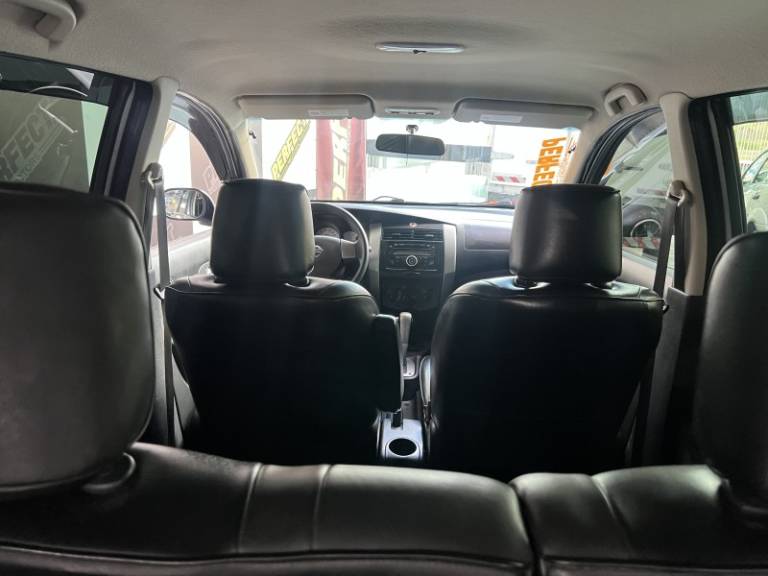 NISSAN - LIVINA - 2013/2013 - Prata - R$ 35.900,00