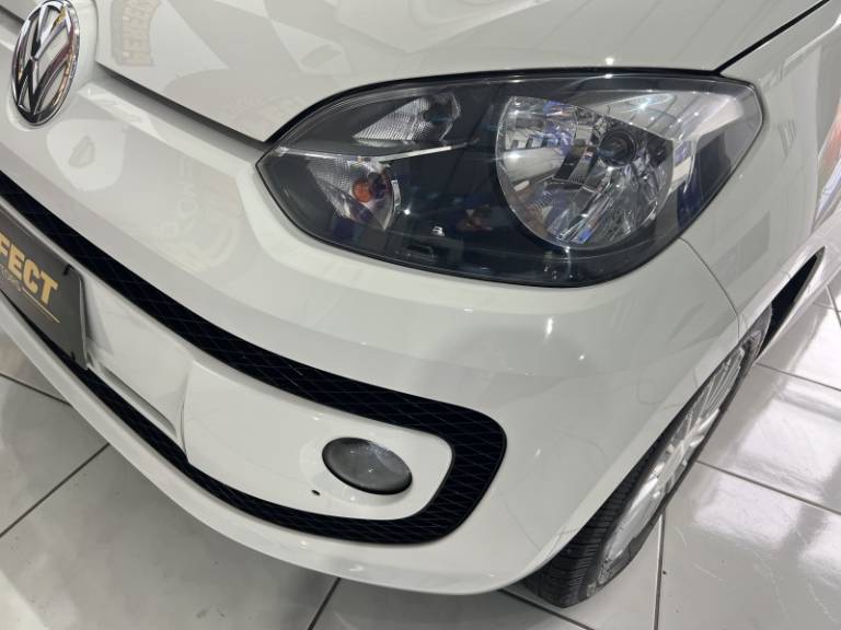 VOLKSWAGEN - UP - 2017/2017 - Branca - R$ 55.900,00