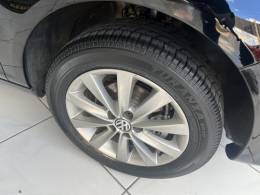 VOLKSWAGEN - FOX - 2011/2011 - Prata - R$ 37.900,00