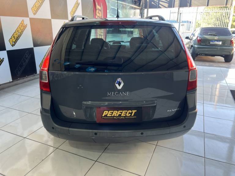 RENAULT - MÉGANE - 2013/2013 - Cinza - R$ 35.900,00