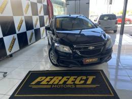 CHEVROLET - ONIX - 2013/2013 - Preta - R$ 37.900,00