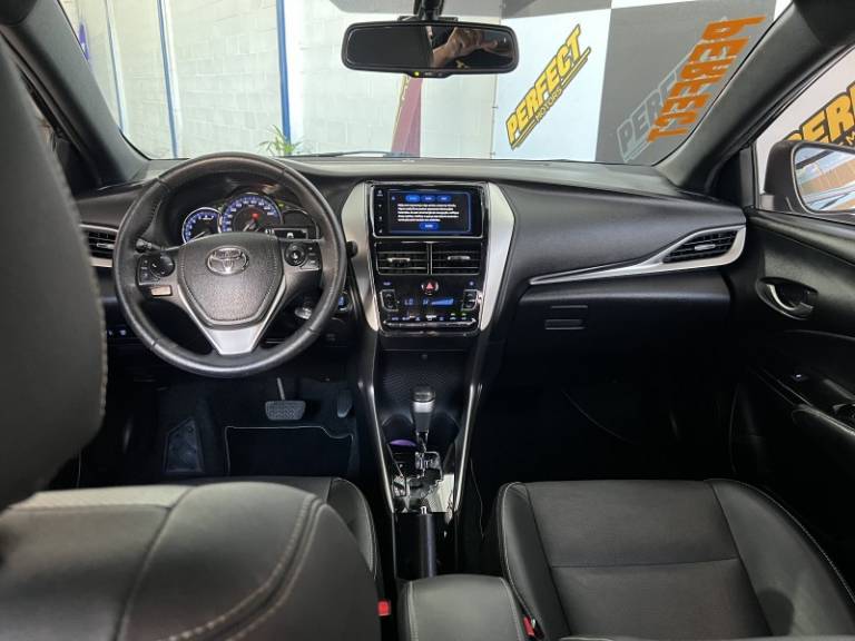 TOYOTA - YARIS - 2019/2019 - Preta - R$ 78.900,00