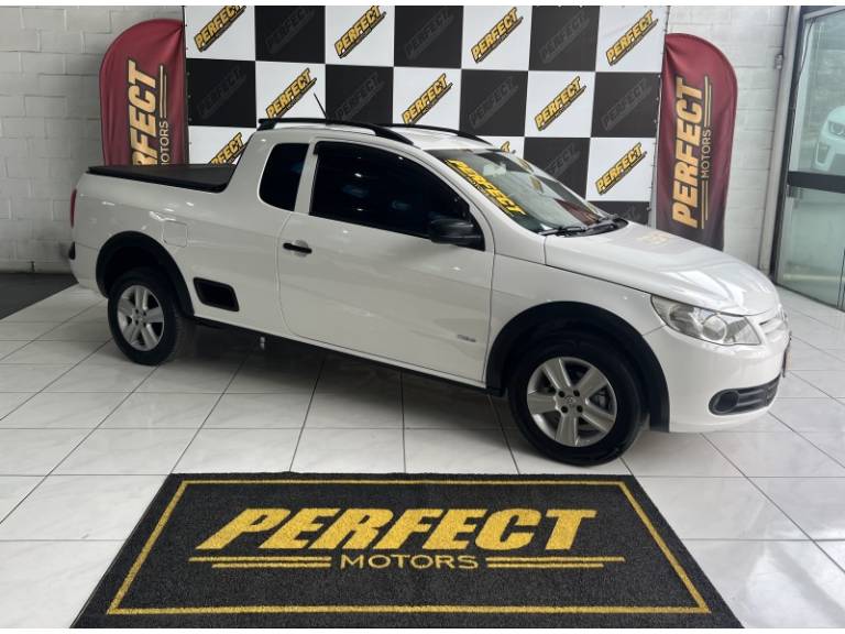 VOLKSWAGEN - SAVEIRO - 2012/2012 - Branca - R$ 44.900,00