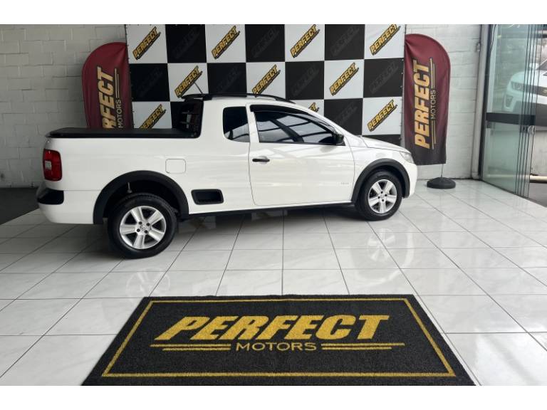 VOLKSWAGEN - SAVEIRO - 2012/2012 - Branca - R$ 44.900,00