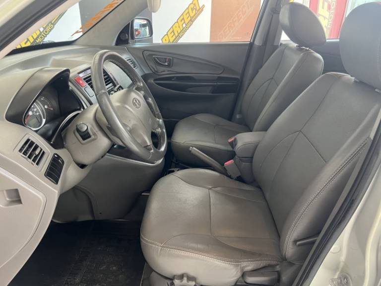 HYUNDAI - TUCSON - 2012/2012 - Prata - R$ 46.900,00