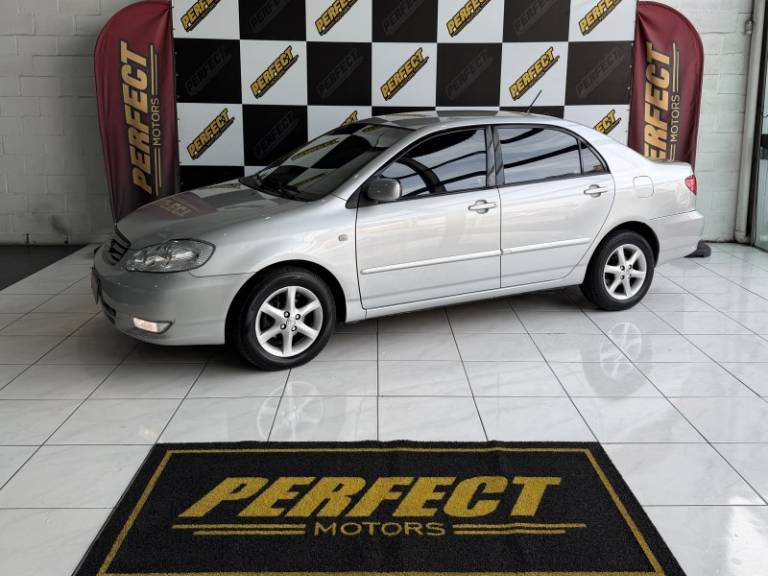 TOYOTA - COROLLA - 2004/2004 - Prata - R$ 38.900,00