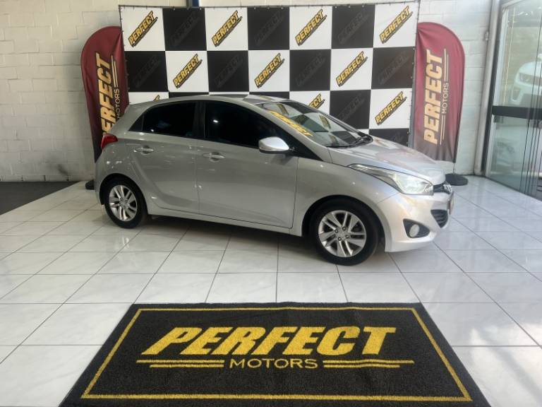 HYUNDAI - HB20 - 2013/2013 - Prata - R$ 45.900,00