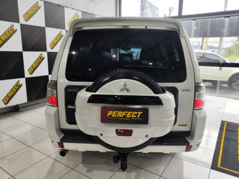 MITSUBISHI - PAJERO FULL - 2010/2010 - Branca - R$ 104.900,00