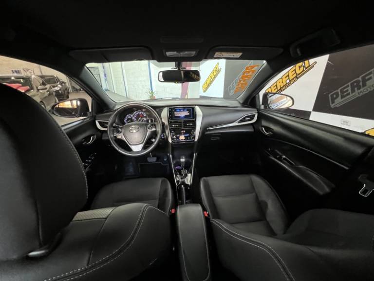 TOYOTA - YARIS - 2019/2019 - Preta - R$ 78.900,00