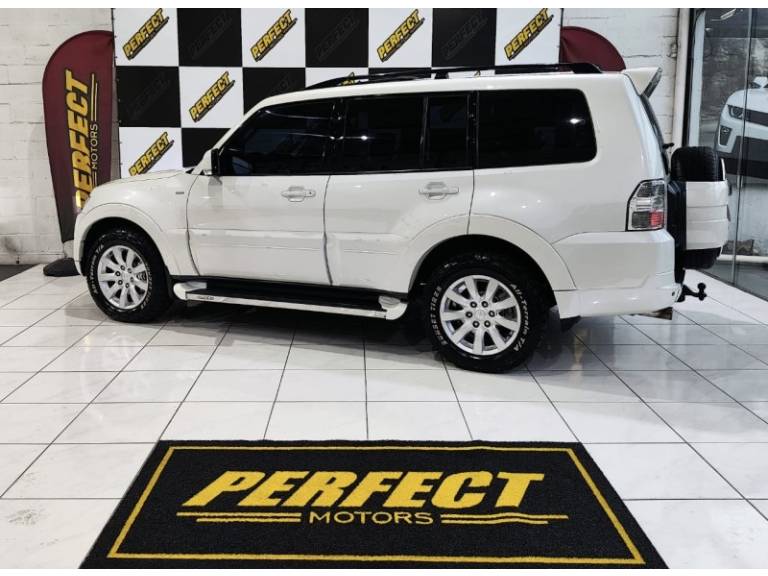 MITSUBISHI - PAJERO FULL - 2010/2010 - Branca - R$ 104.900,00