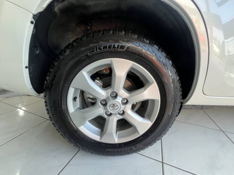 TOYOTA - RAV4 - 2011/2011 - Branca - R$ 62.900,00